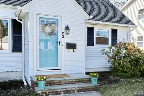 22 Richard Drive Waldwick NJ 07463