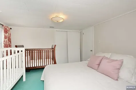 22 Richard Drive Waldwick NJ 07463