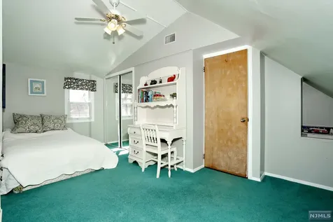 22 Richard Drive Waldwick NJ 07463