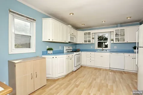 22 Richard Drive Waldwick NJ 07463