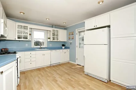 22 Richard Drive Waldwick NJ 07463