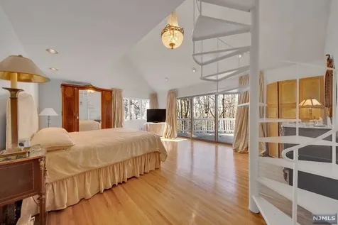 16 Baldwin Road Saddle River NJ 07458