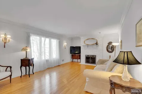 16 Baldwin Road Saddle River NJ 07458