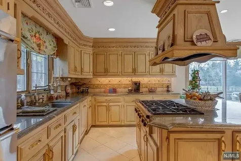 668 Farmdale Road Franklin Lakes NJ 07417