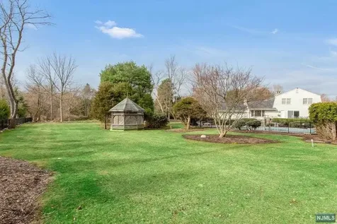 668 Farmdale Road Franklin Lakes NJ 07417