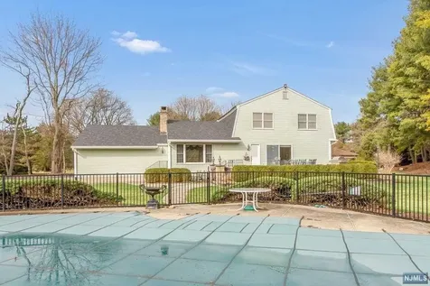 668 Farmdale Road Franklin Lakes NJ 07417
