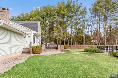 668 Farmdale Road Franklin Lakes NJ 07417