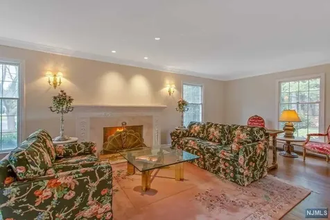 668 Farmdale Road Franklin Lakes NJ 07417