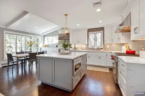 26 Carlton Avenue Ho-ho-kus NJ 07423