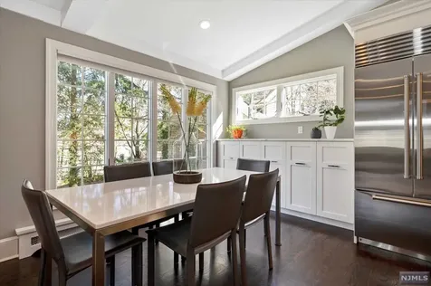 26 Carlton Avenue Ho-ho-kus NJ 07423