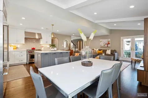 26 Carlton Avenue Ho-ho-kus NJ 07423