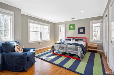 26 Carlton Avenue Ho-ho-kus NJ 07423