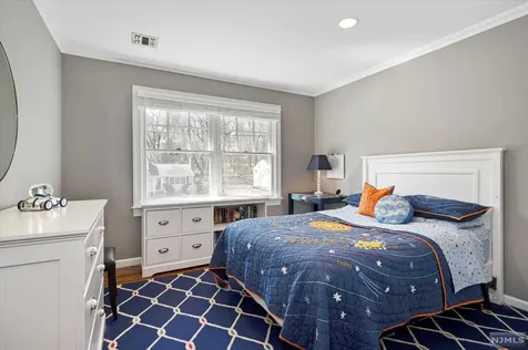 26 Carlton Avenue Ho-ho-kus NJ 07423