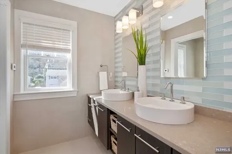 26 Carlton Avenue Ho-ho-kus NJ 07423