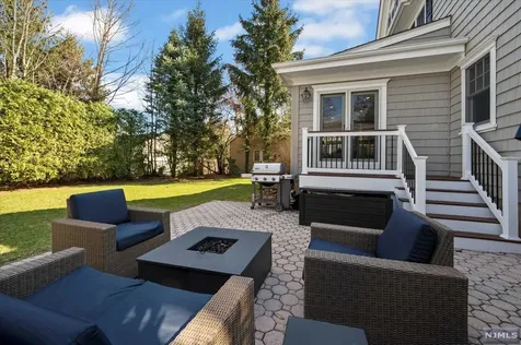 26 Carlton Avenue Ho-ho-kus NJ 07423