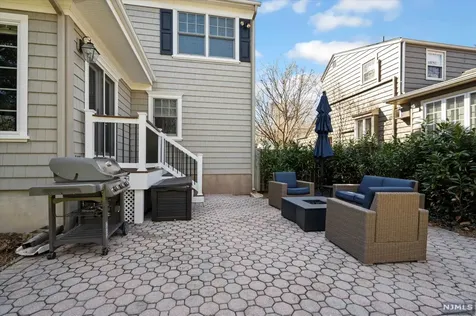 26 Carlton Avenue Ho-ho-kus NJ 07423