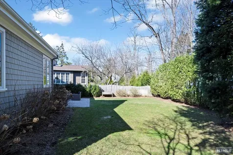 26 Carlton Avenue Ho-ho-kus NJ 07423
