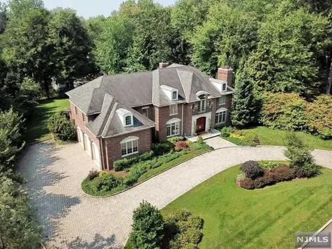 31 Old Farms Road Woodcliff Lake NJ 07677