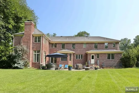 31 Old Farms Road Woodcliff Lake NJ 07677