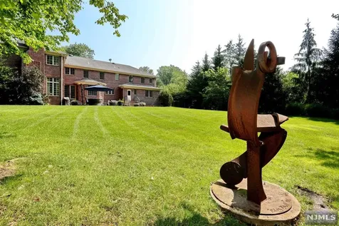 31 Old Farms Road Woodcliff Lake NJ 07677