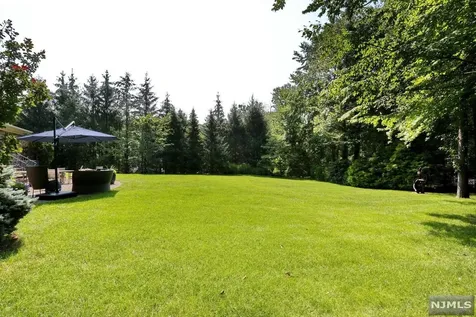 31 Old Farms Road Woodcliff Lake NJ 07677