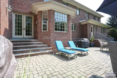 31 Old Farms Road Woodcliff Lake NJ 07677