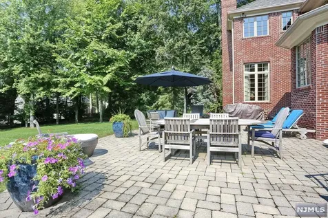 31 Old Farms Road Woodcliff Lake NJ 07677