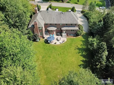 31 Old Farms Road Woodcliff Lake NJ 07677