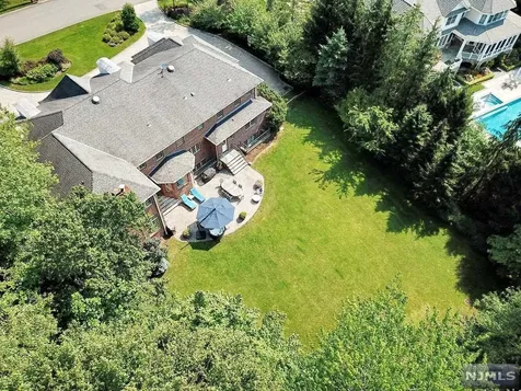 31 Old Farms Road Woodcliff Lake NJ 07677