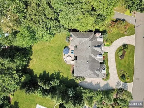 31 Old Farms Road Woodcliff Lake NJ 07677