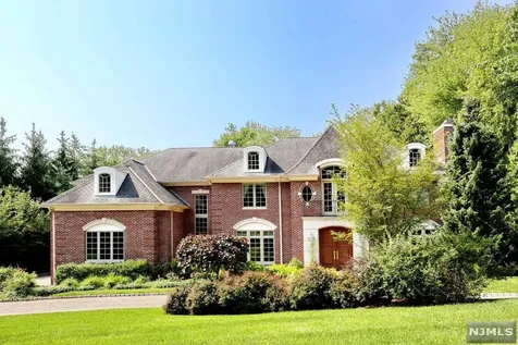 31 Old Farms Road Woodcliff Lake NJ 07677