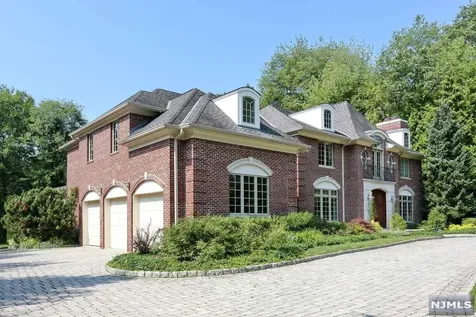 31 Old Farms Road Woodcliff Lake NJ 07677