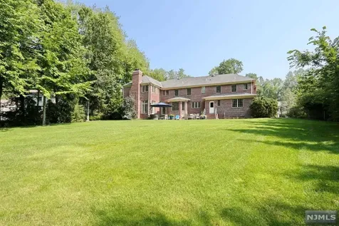 31 Old Farms Road Woodcliff Lake NJ 07677