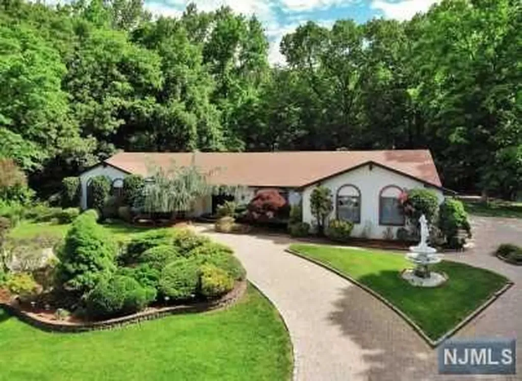 32 Bodie Road Wayne NJ 07470