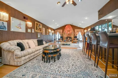 32 Bodie Road Wayne NJ 07470