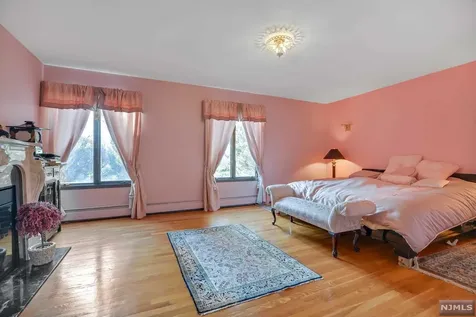 32 Bodie Road Wayne NJ 07470