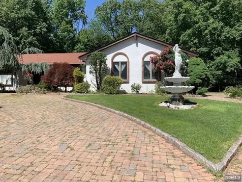 32 Bodie Road Wayne NJ 07470
