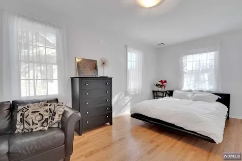 119 Hollywood Avenue Ho-ho-kus NJ 07423