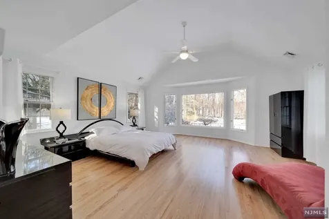 119 Hollywood Avenue Ho-ho-kus NJ 07423