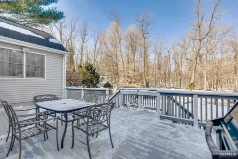 119 Hollywood Avenue Ho-ho-kus NJ 07423