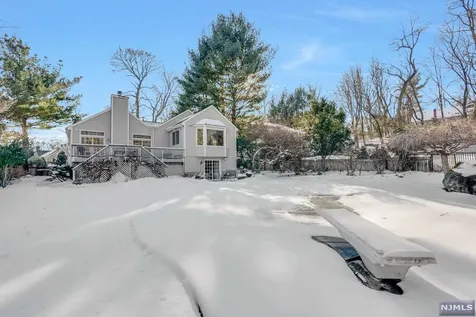 119 Hollywood Avenue Ho-ho-kus NJ 07423