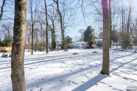 119 Hollywood Avenue Ho-ho-kus NJ 07423