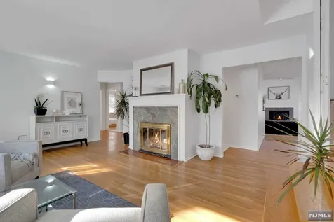 119 Hollywood Avenue Ho-ho-kus NJ 07423