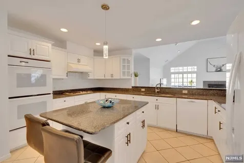 119 Hollywood Avenue Ho-ho-kus NJ 07423