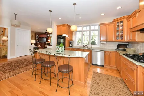 715 Hillcrest Road Ridgewood NJ 07450
