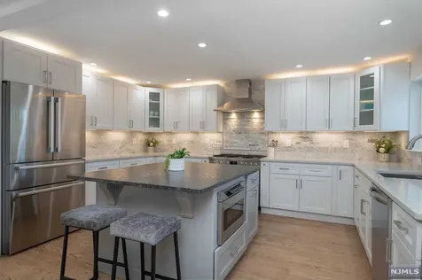 17 Hillside Avenue Livingston NJ 07039