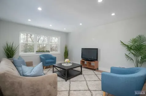 17 Hillside Avenue Livingston NJ 07039