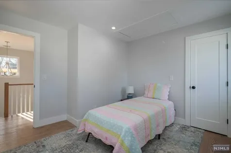 17 Hillside Avenue Livingston NJ 07039