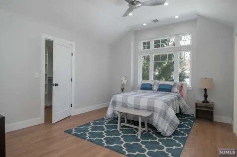 17 Hillside Avenue Livingston NJ 07039
