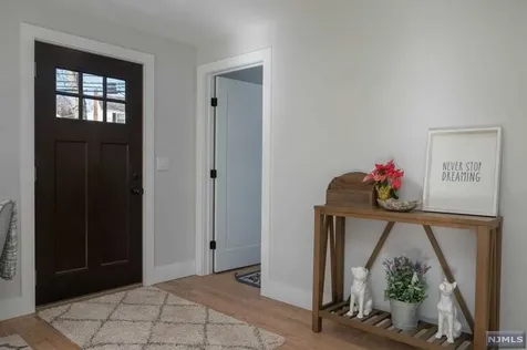 17 Hillside Avenue Livingston NJ 07039
